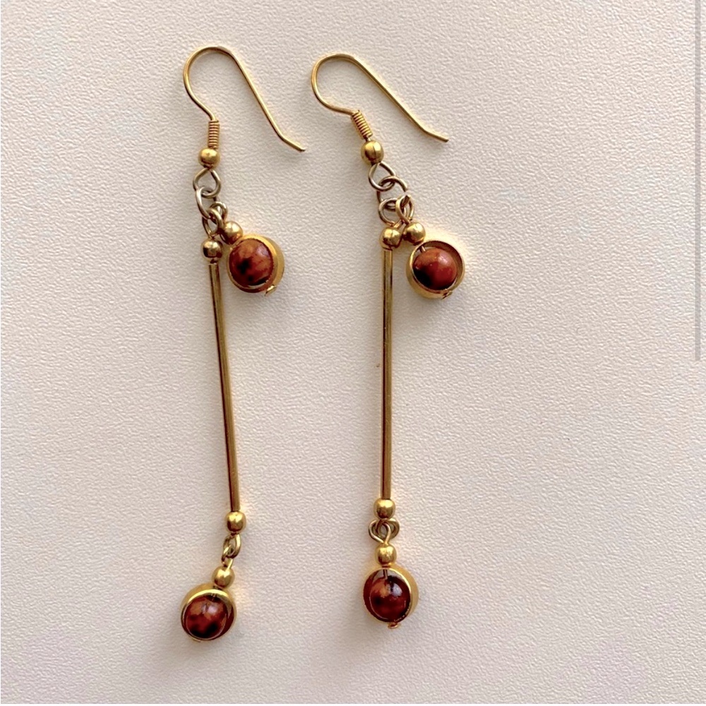 NWOT Macy's Gold Drop Earrings. Sz: OS